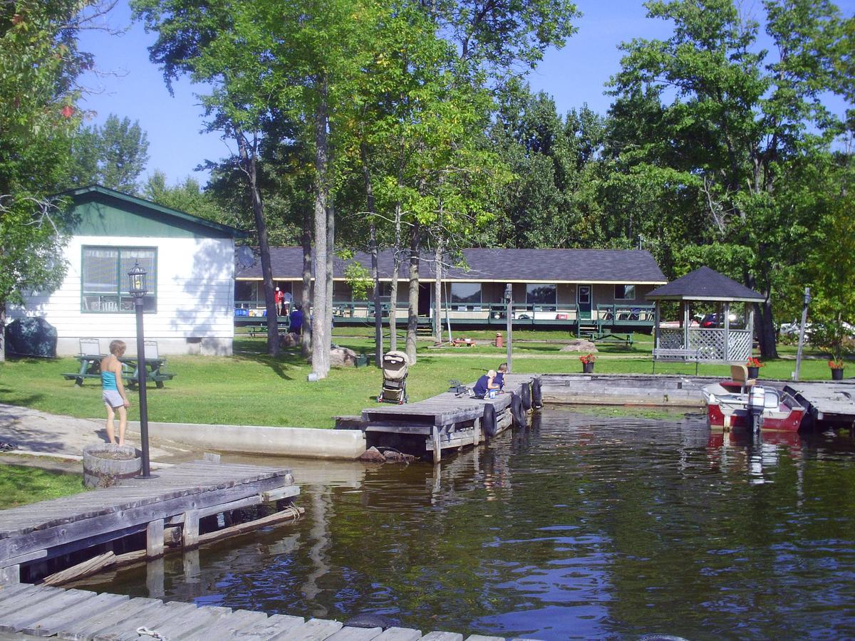 Chalkley'S Sandy Bay Cottage Resort Nipissing Beach Exterior photo